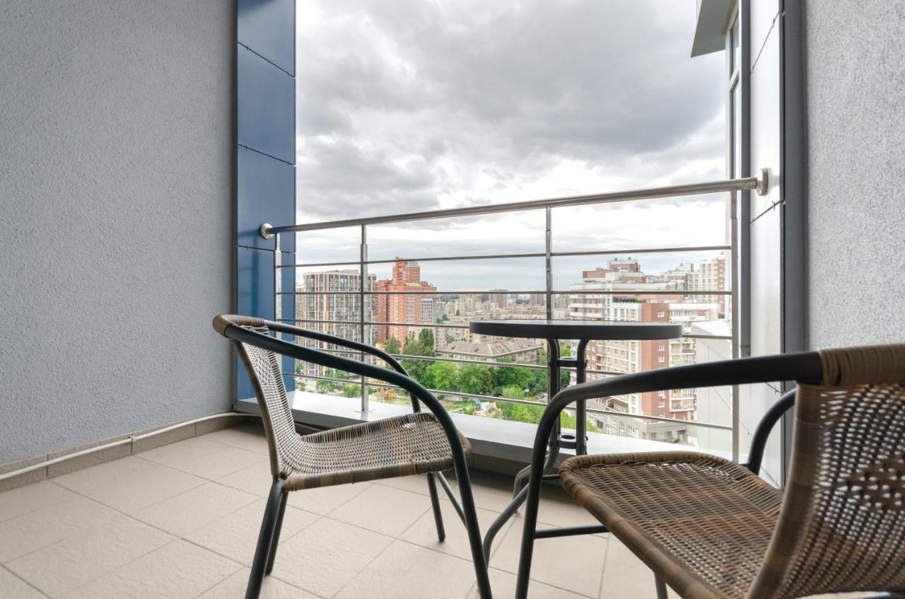 Petrovdom Apartaments 11-212 In Rc Central Park, 7 John Mccain Street Kyiv Exterior photo